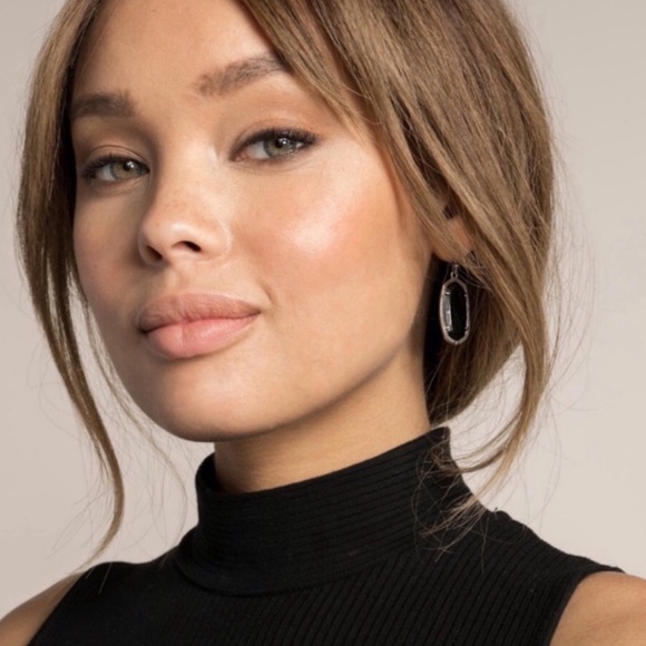 KENDRA SCOTT • Gold Dani Black Onyx Glass Earrings - Picture 2 of 4